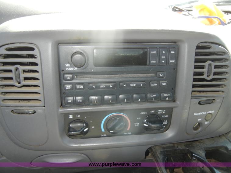 image for item D4411 2001 Ford F150 XLT pickup truck