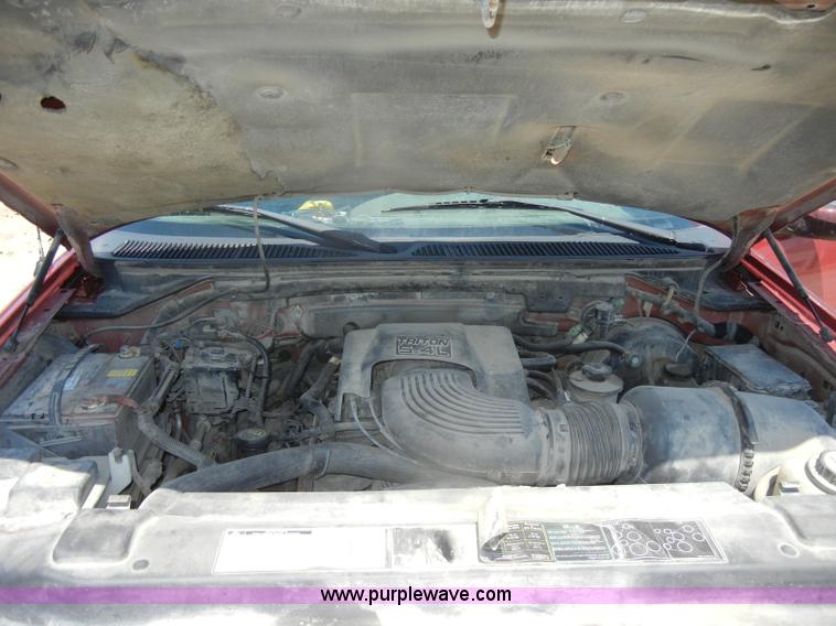 image for item D4411 2001 Ford F150 XLT pickup truck