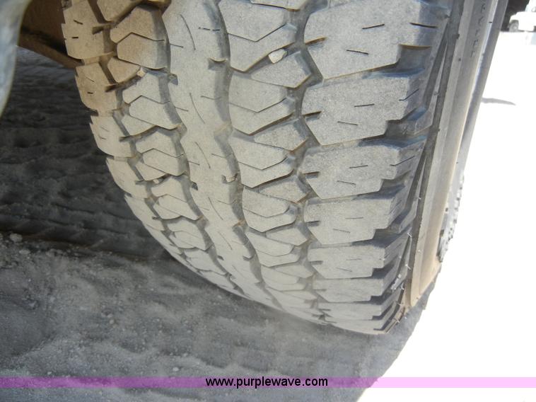 image for item D4411 2001 Ford F150 XLT pickup truck