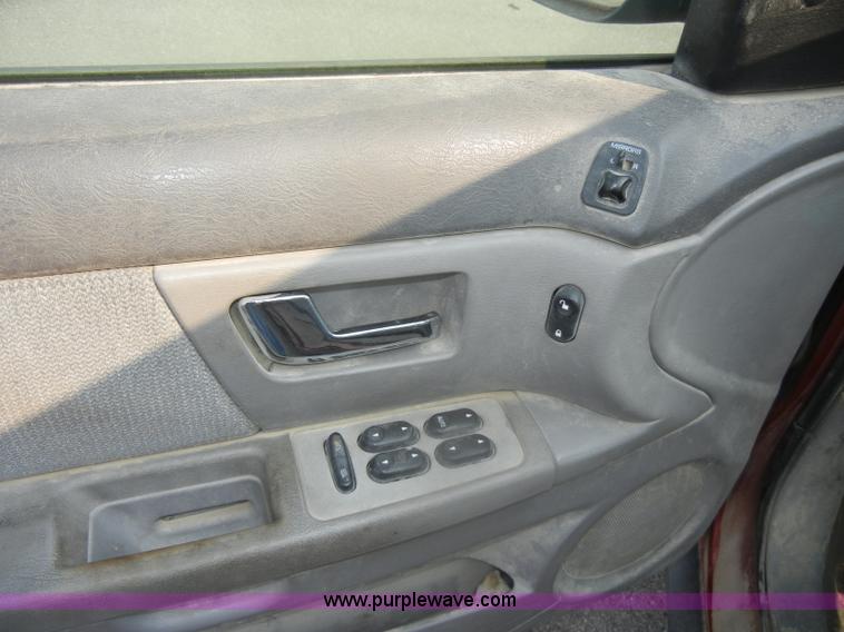 image for item D4459 2002 Ford Taurus SES