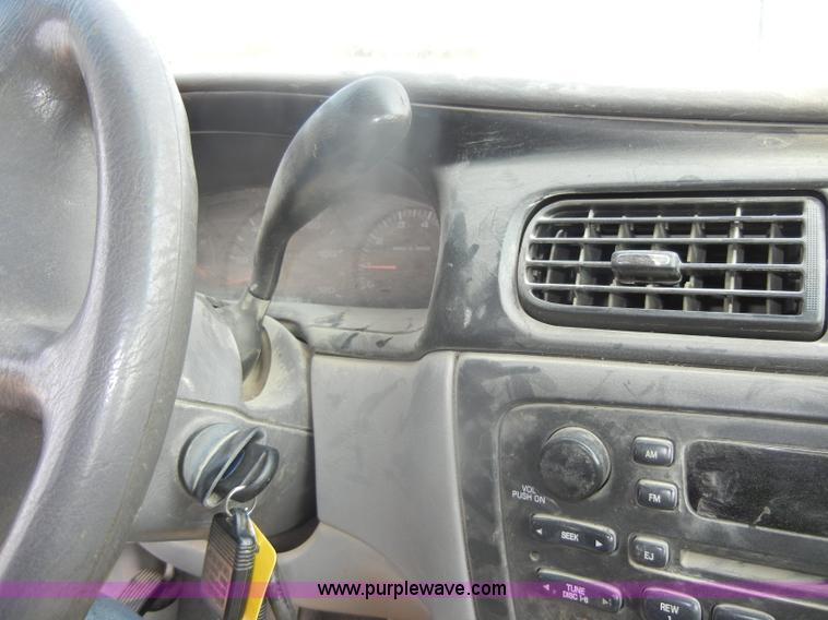 image for item D4459 2002 Ford Taurus SES