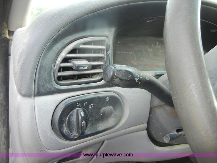 image for item D4459 2002 Ford Taurus SES