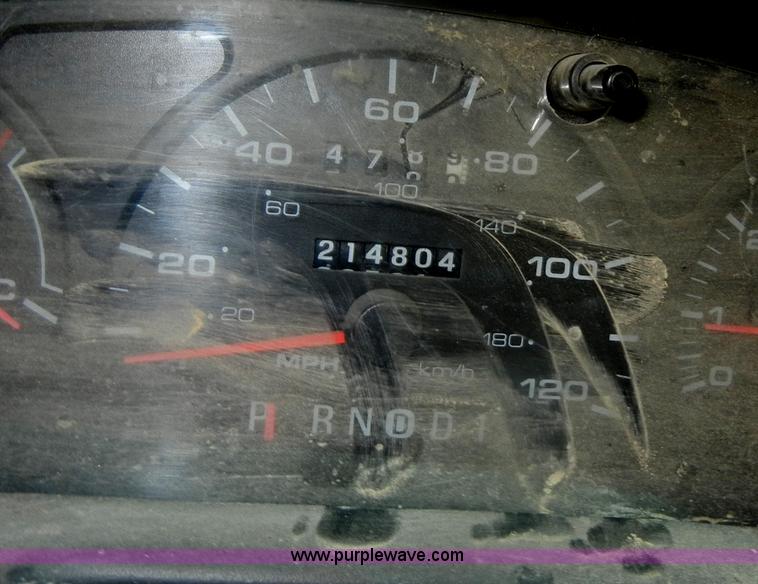image for item D4459 2002 Ford Taurus SES