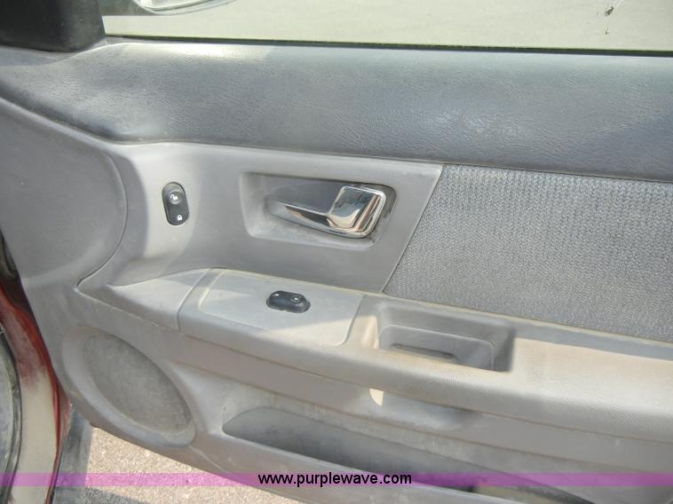 image for item D4459 2002 Ford Taurus SES