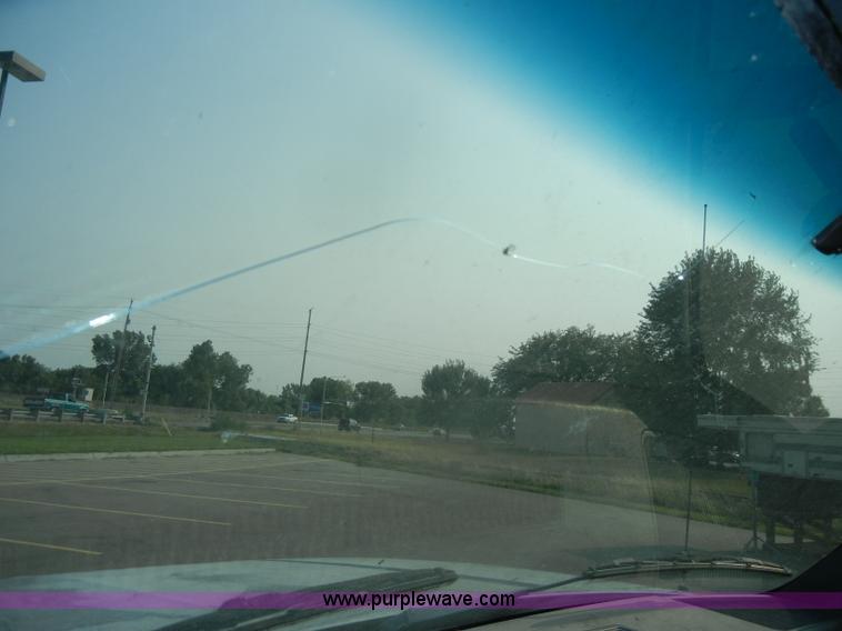 image for item D4462 1992 GMC Sierra SLE 2500 HD flatbed pickup truck