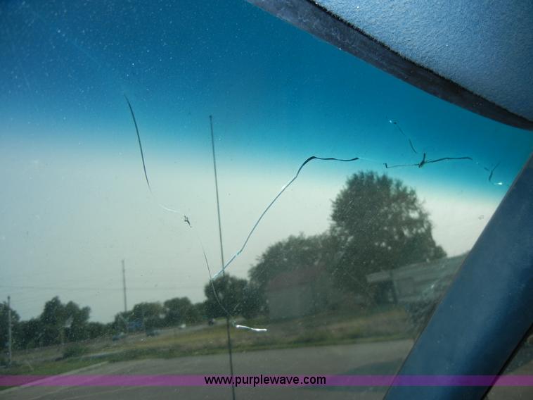 image for item D4462 1992 GMC Sierra SLE 2500 HD flatbed pickup truck