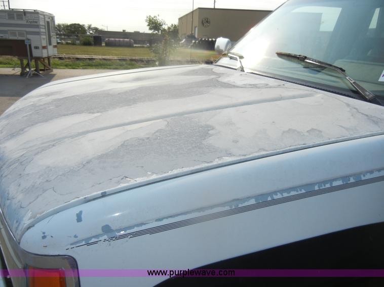 image for item D4462 1992 GMC Sierra SLE 2500 HD flatbed pickup truck