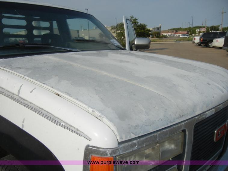 image for item D4462 1992 GMC Sierra SLE 2500 HD flatbed pickup truck