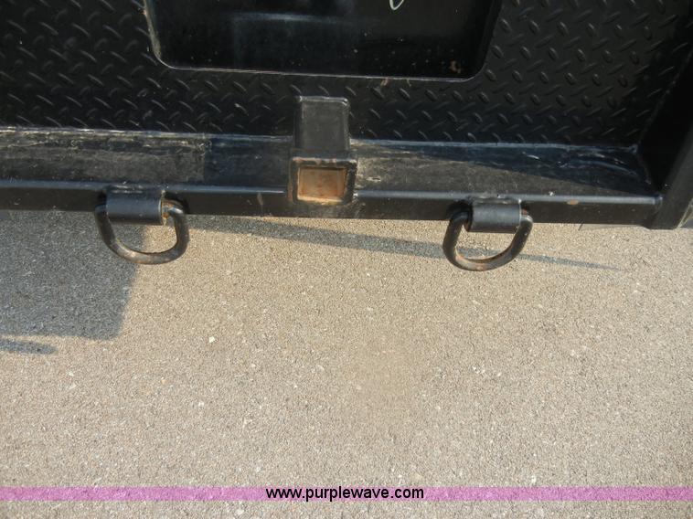 image for item D4462 1992 GMC Sierra SLE 2500 HD flatbed pickup truck