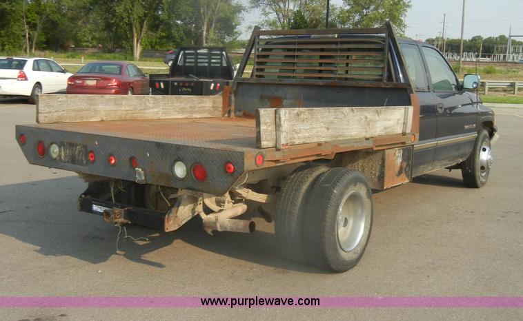 image for item D4600 1995 Dodge Ram 3500 SLT flatbed pickup truck