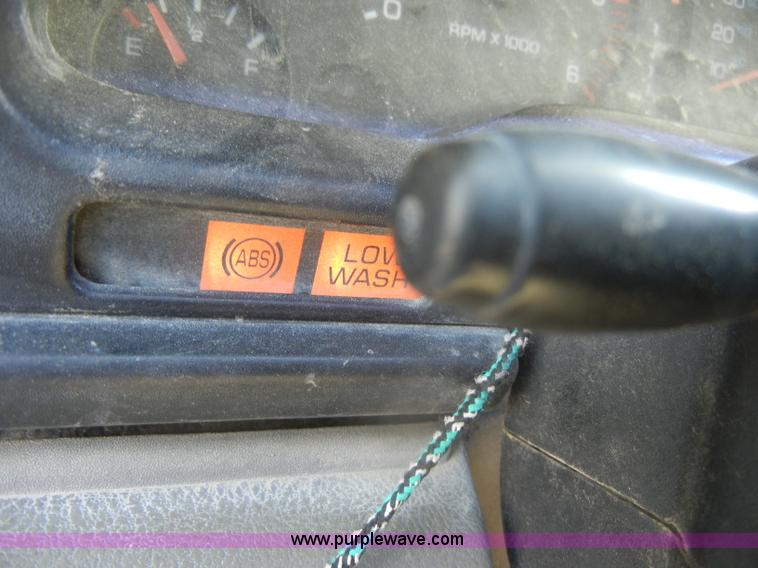 image for item D4600 1995 Dodge Ram 3500 SLT flatbed pickup truck