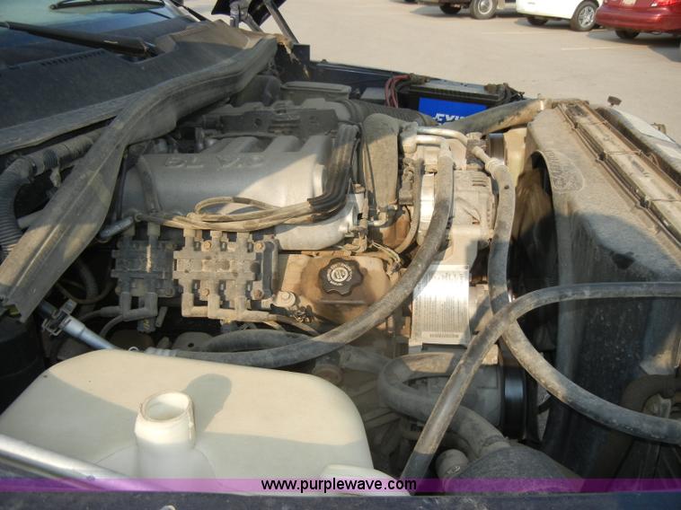 image for item D4600 1995 Dodge Ram 3500 SLT flatbed pickup truck