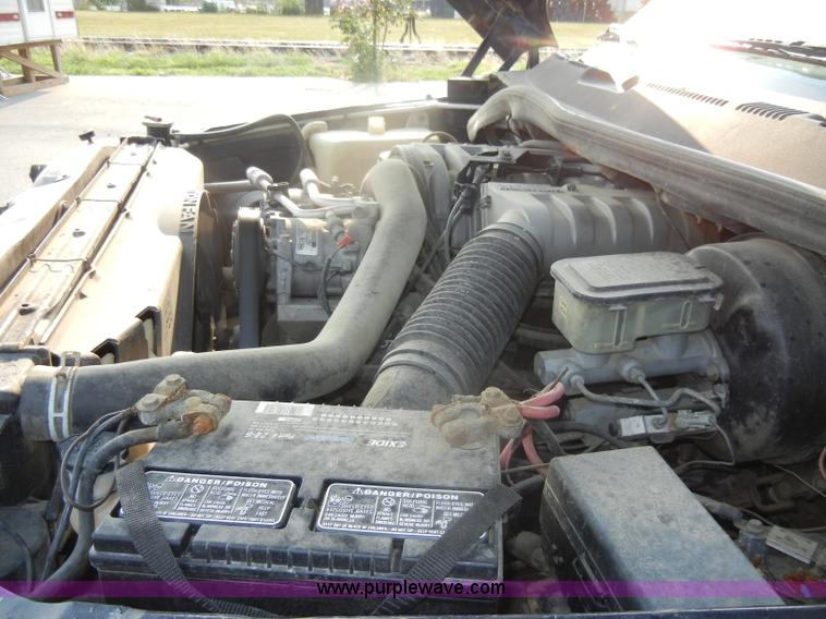 image for item D4600 1995 Dodge Ram 3500 SLT flatbed pickup truck