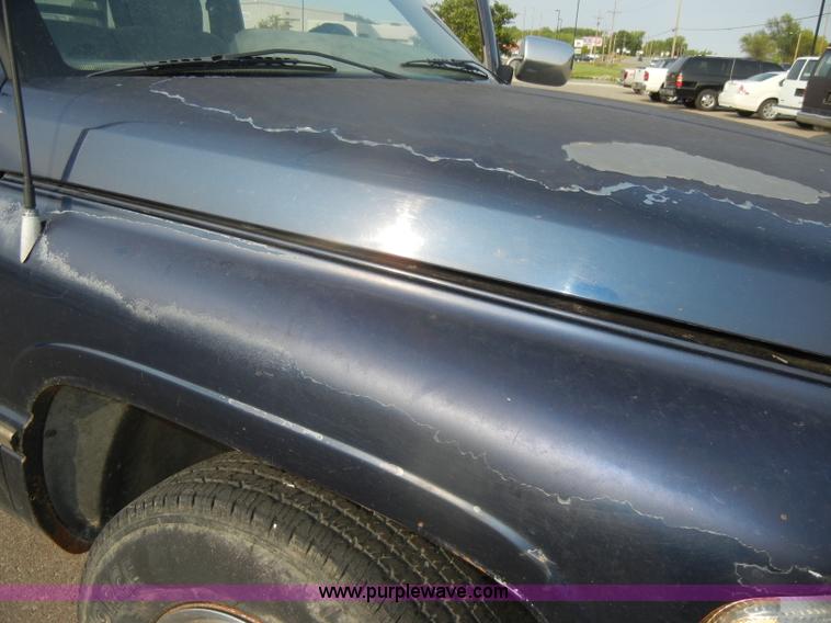 image for item D4600 1995 Dodge Ram 3500 SLT flatbed pickup truck