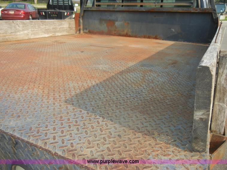 image for item D4600 1995 Dodge Ram 3500 SLT flatbed pickup truck