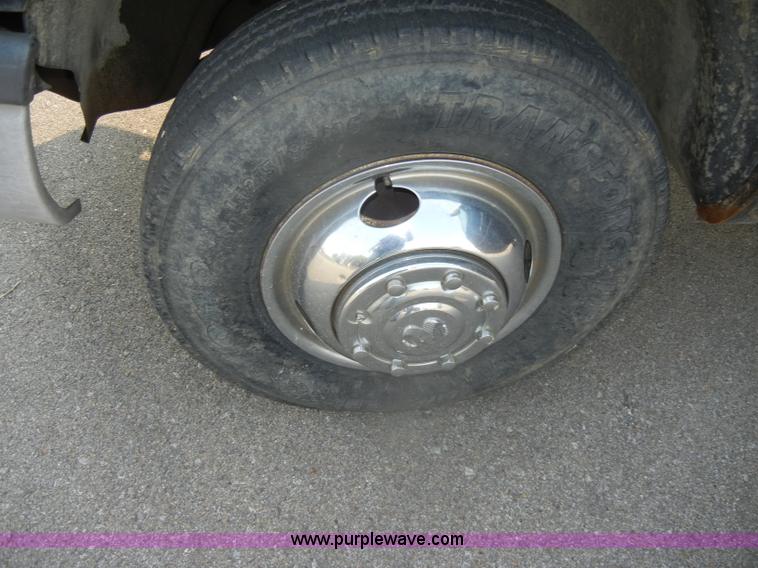 image for item D4600 1995 Dodge Ram 3500 SLT flatbed pickup truck