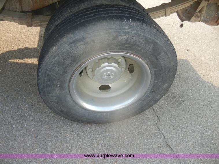 image for item D4600 1995 Dodge Ram 3500 SLT flatbed pickup truck