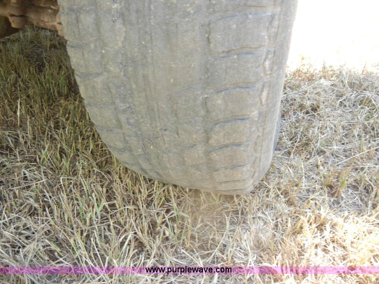 image for item D4603 1983 Ford F250 XL pickup truck