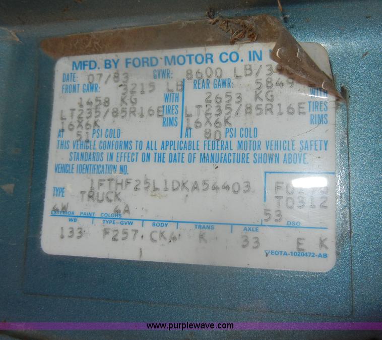 image for item D4603 1983 Ford F250 XL pickup truck