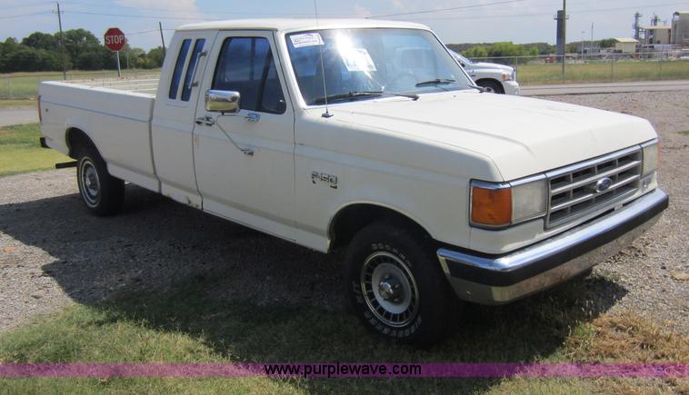 image for item D5598 1987 Ford F150 XL Supercab pickup truck