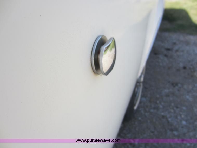 image for item D5598 1987 Ford F150 XL Supercab pickup truck