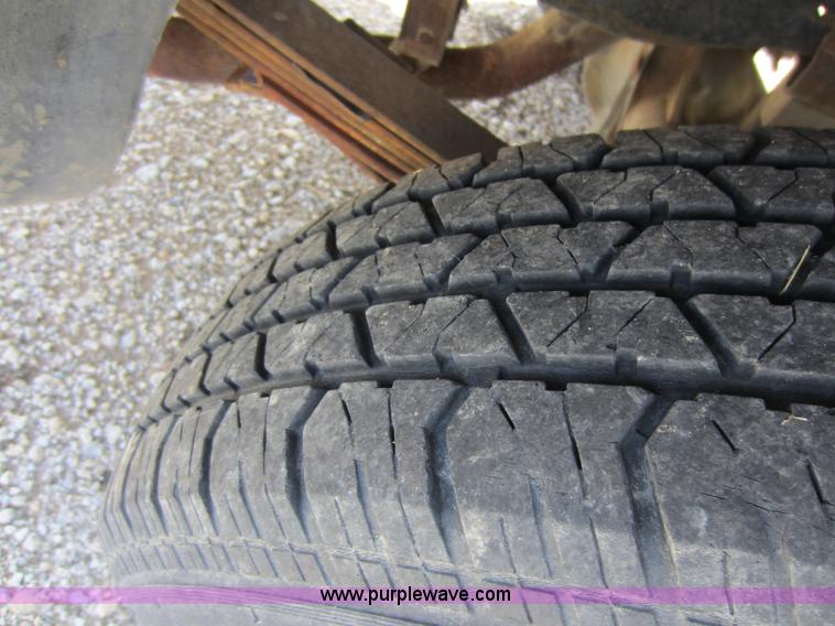 image for item D5598 1987 Ford F150 XL Supercab pickup truck