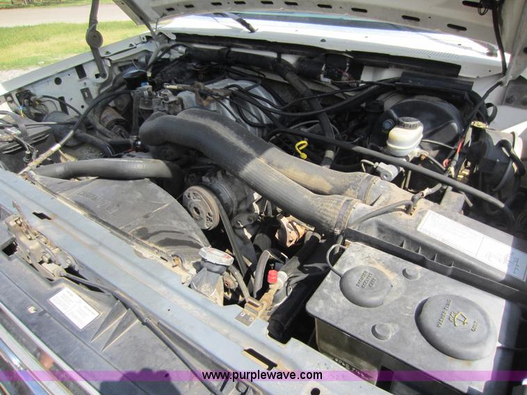 image for item D5598 1987 Ford F150 XL Supercab pickup truck