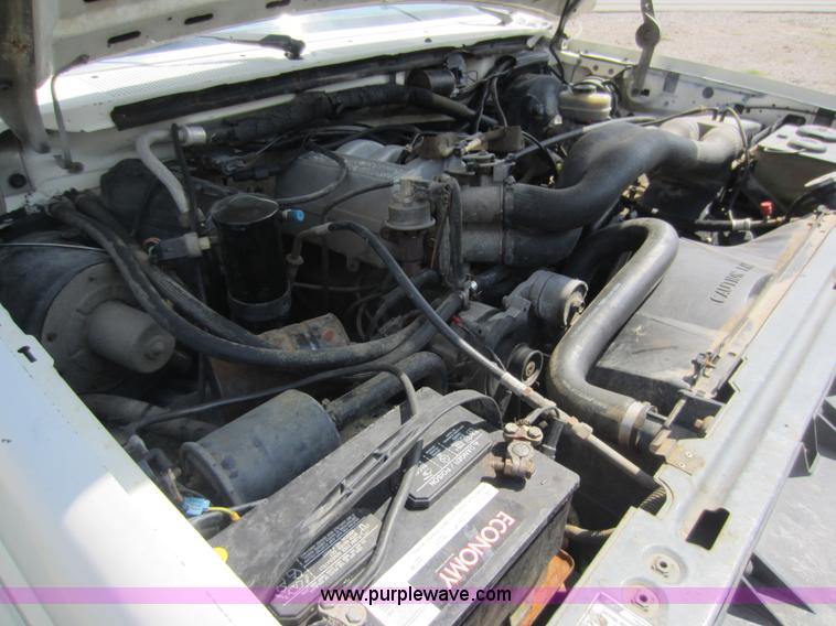 image for item D5598 1987 Ford F150 XL Supercab pickup truck