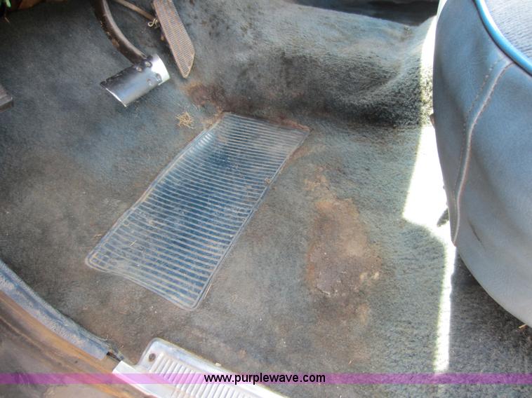 image for item D5599 1986 Chevrolet C20 pickup truck