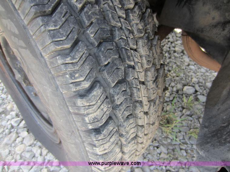 image for item D5599 1986 Chevrolet C20 pickup truck