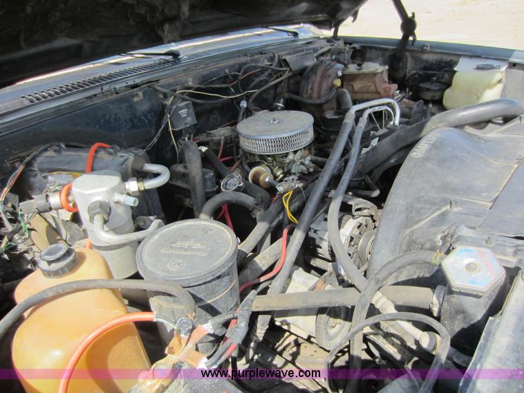 image for item D5599 1986 Chevrolet C20 pickup truck