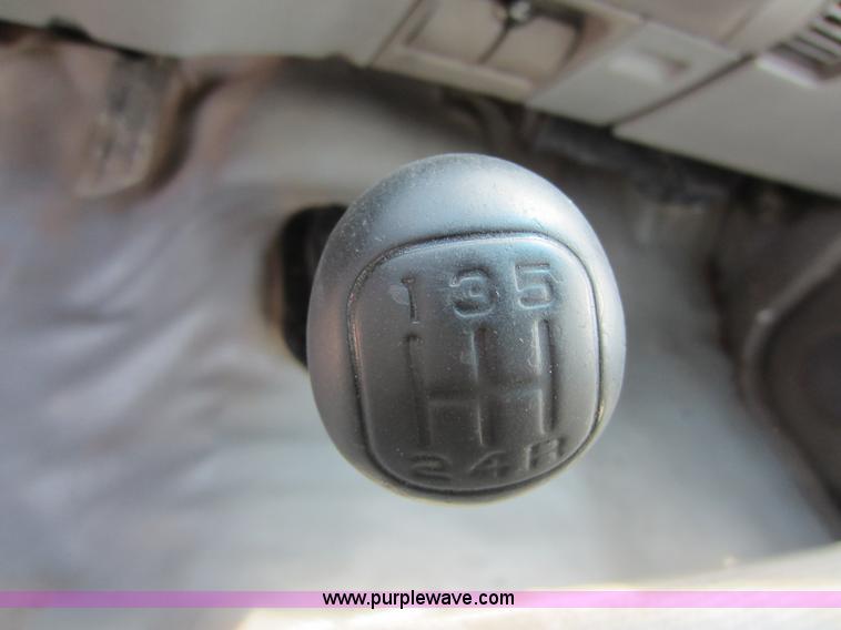 image for item D5600 1999 Chevrolet C3500 HD flatbed pickup truck