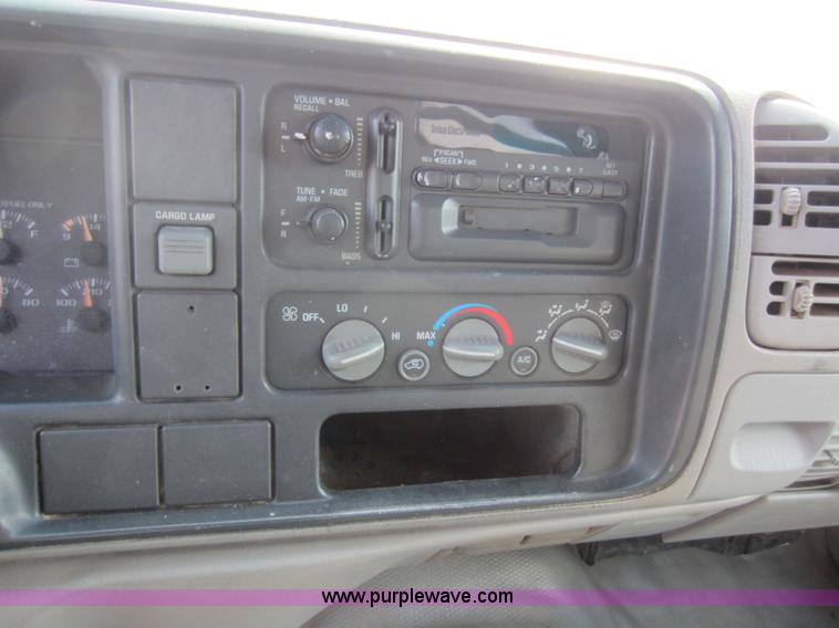 image for item D5600 1999 Chevrolet C3500 HD flatbed pickup truck