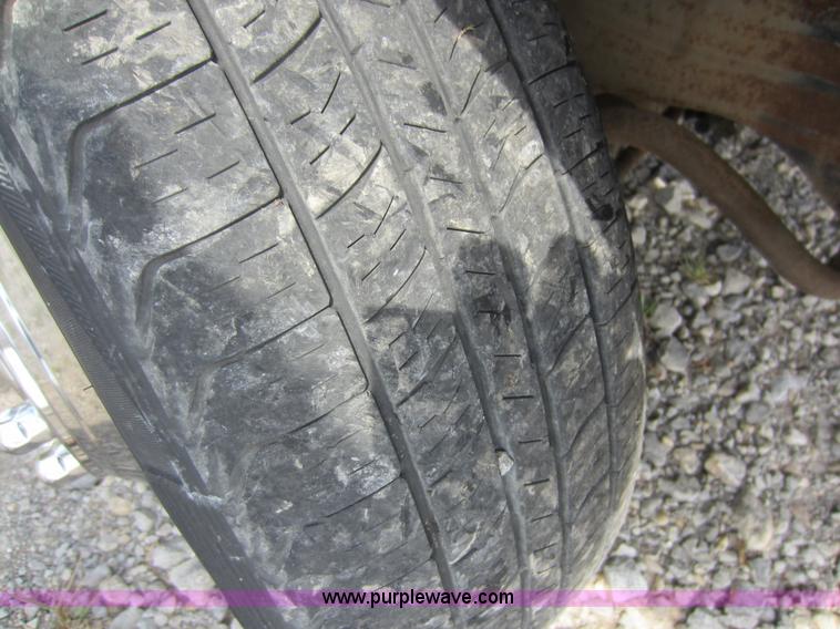 image for item D5600 1999 Chevrolet C3500 HD flatbed pickup truck