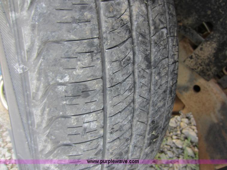 image for item D5600 1999 Chevrolet C3500 HD flatbed pickup truck