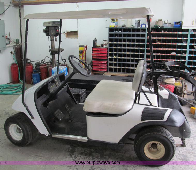 image for item E2005 EZ-Go golf cart