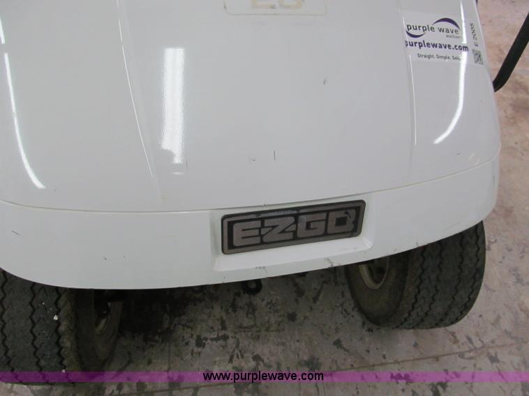 image for item E2005 EZ-Go golf cart