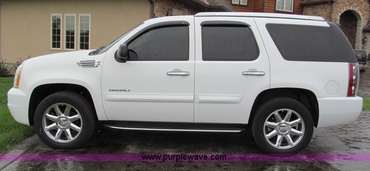 image for item E2014 2007 GMC Yukon Denali SUV