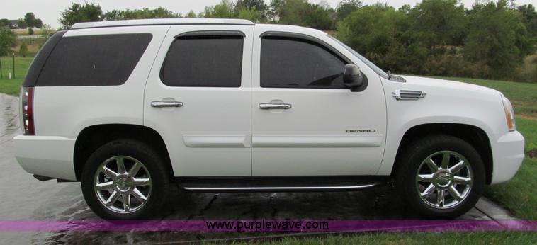 image for item E2014 2007 GMC Yukon Denali SUV