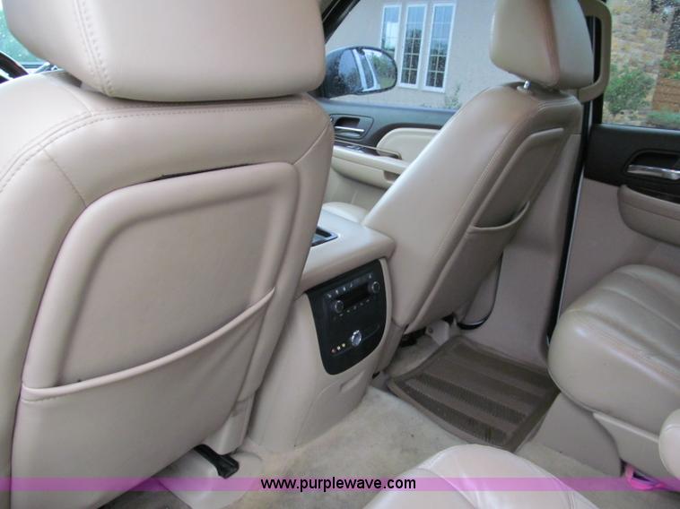 image for item E2014 2007 GMC Yukon Denali SUV