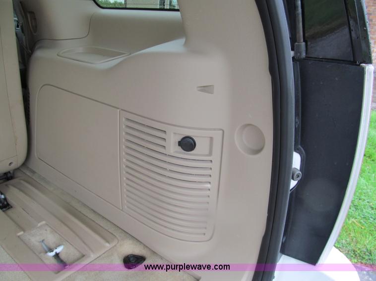image for item E2014 2007 GMC Yukon Denali SUV