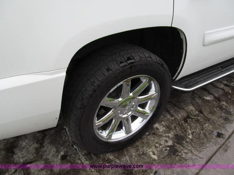 image for item E2014 2007 GMC Yukon Denali SUV