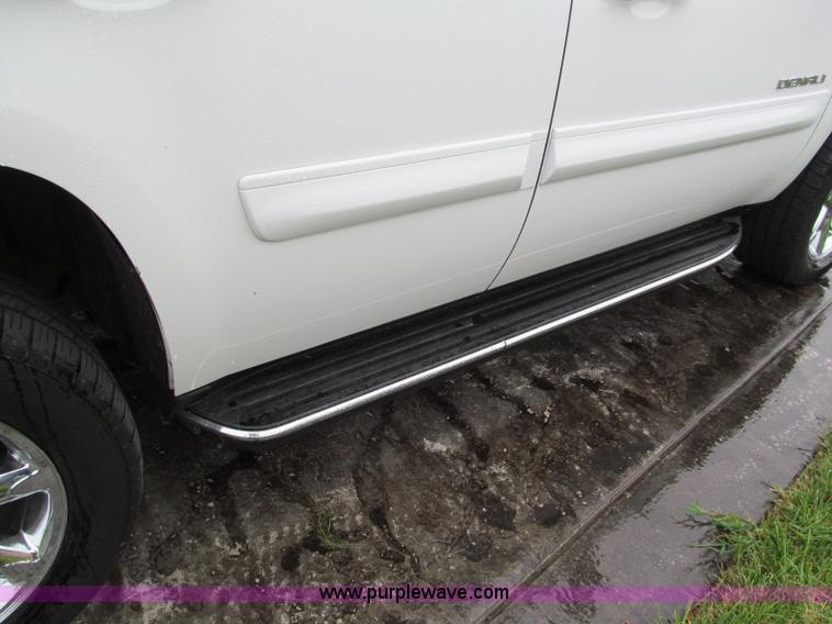 image for item E2014 2007 GMC Yukon Denali SUV