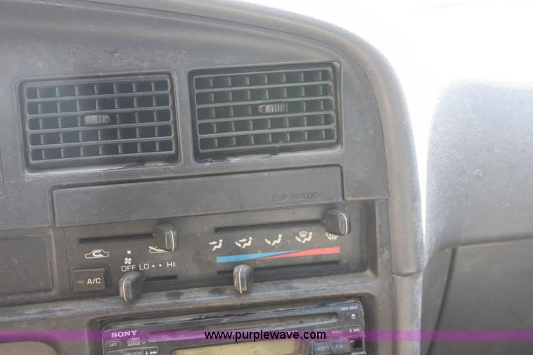 image for item G4610 1990 Toyota Tacoma pickup truck