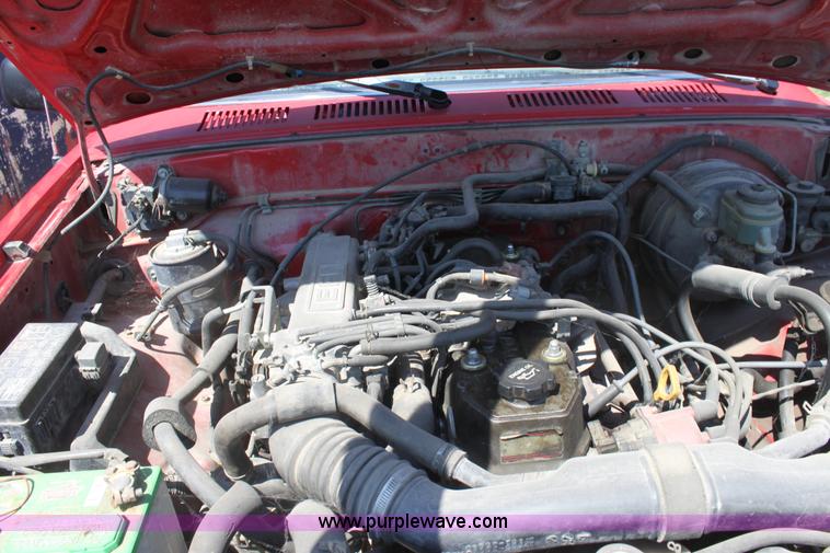 image for item G4610 1990 Toyota Tacoma pickup truck