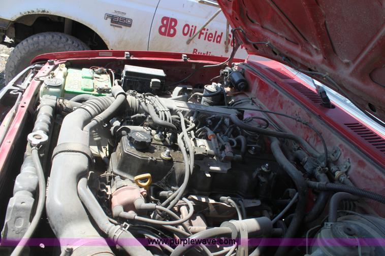 image for item G4610 1990 Toyota Tacoma pickup truck