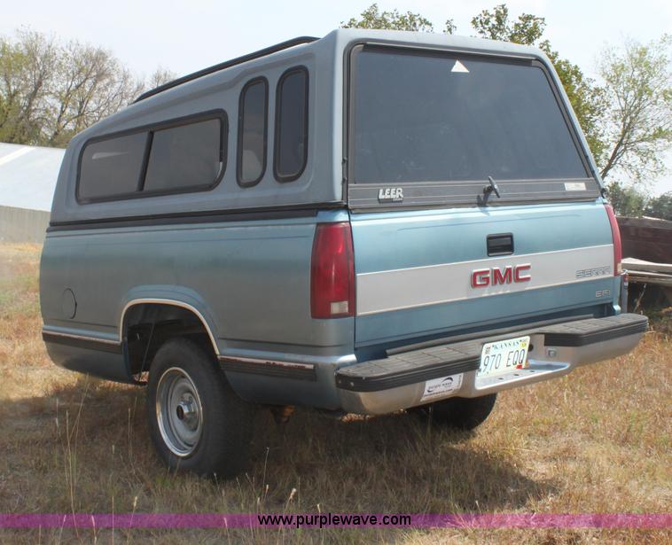 image for item G4679 1991 GMC Sierra pickup bed trailer