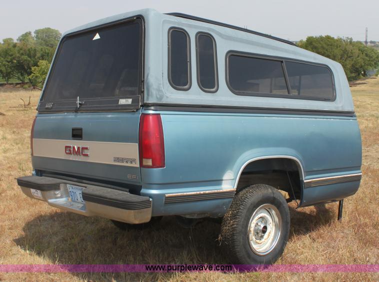 image for item G4679 1991 GMC Sierra pickup bed trailer