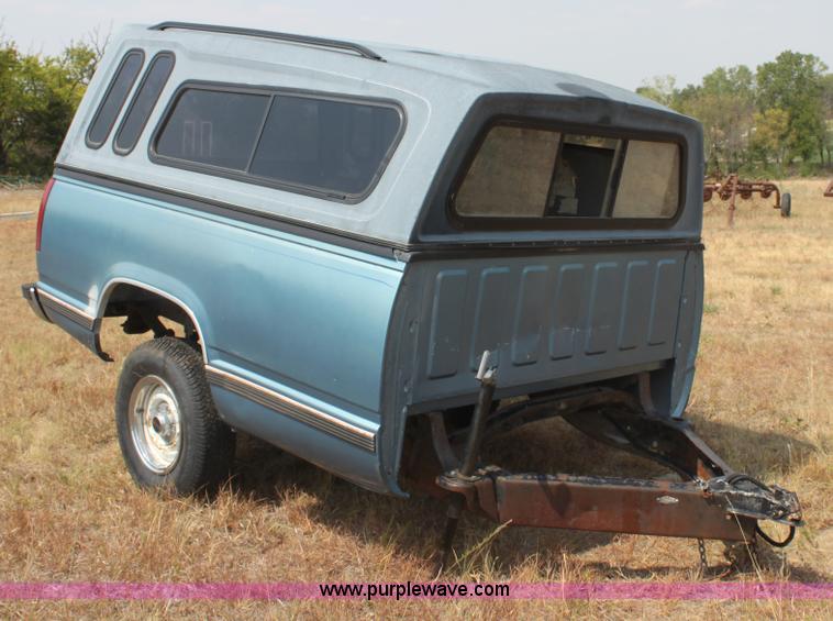 image for item G4679 1991 GMC Sierra pickup bed trailer