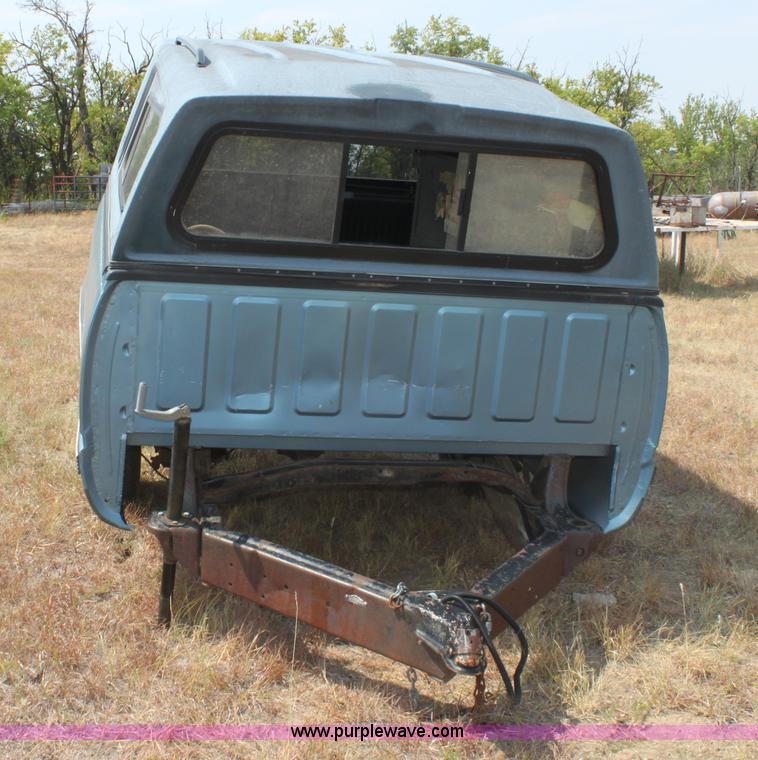 image for item G4679 1991 GMC Sierra pickup bed trailer